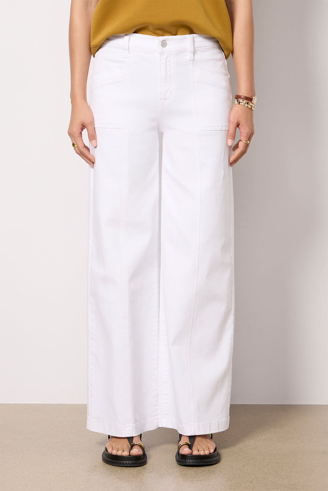 011625_AprilCatalogDenim_E4LQ2J39_1885_5-1.jpg