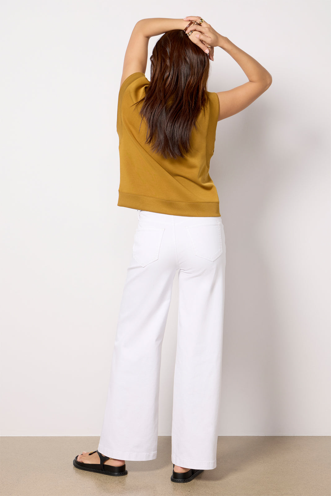 011625_AprilCatalogDenim_E4LQ2J39_1934_4-1.jpg