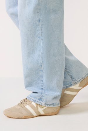 Chase Sneaker