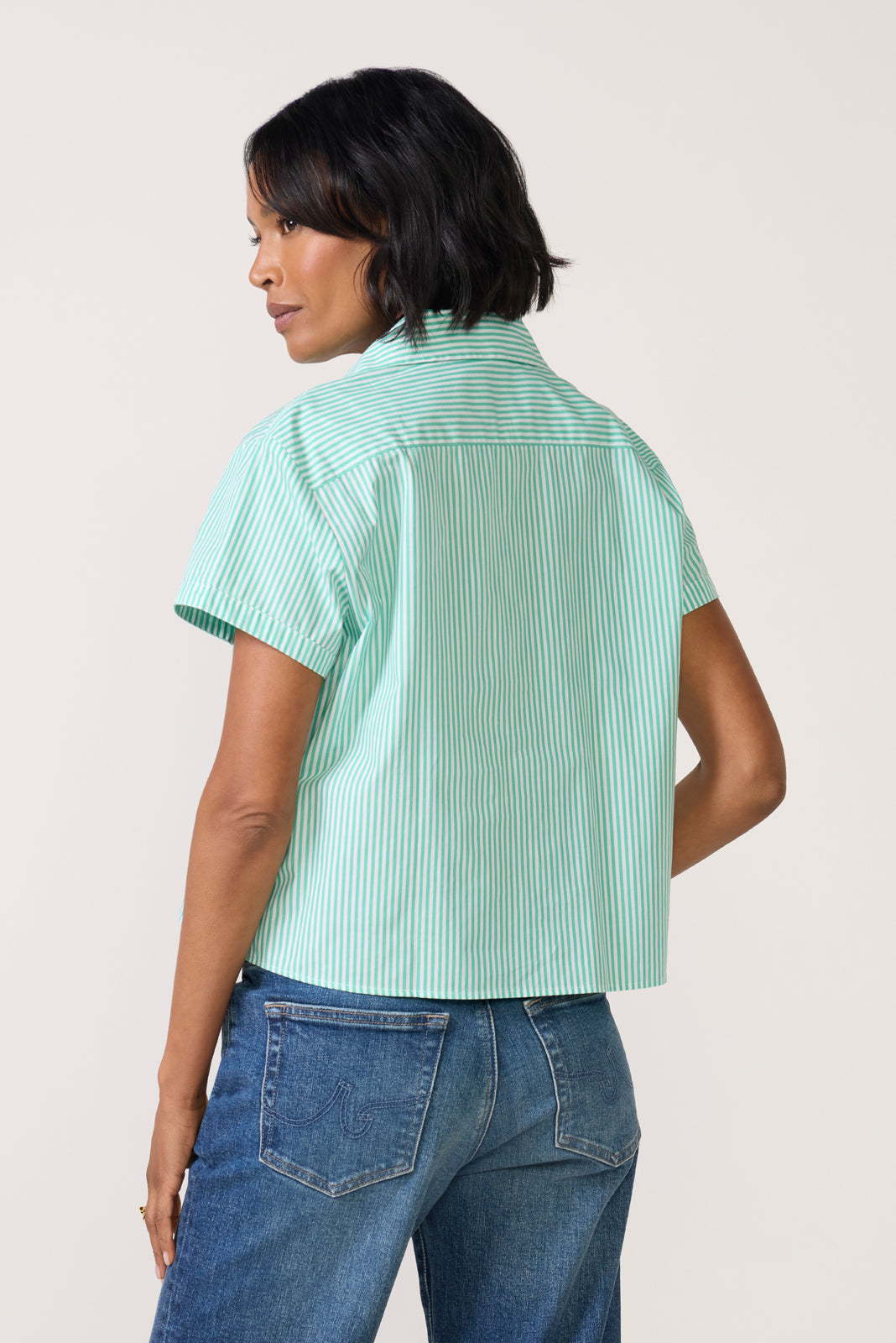 031726_Ecomm_BOXYSHORTSLEEVECROPPED_5243_4-1.jpg