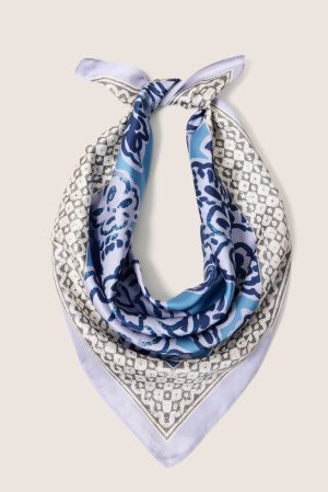 Lila Floral Bandana