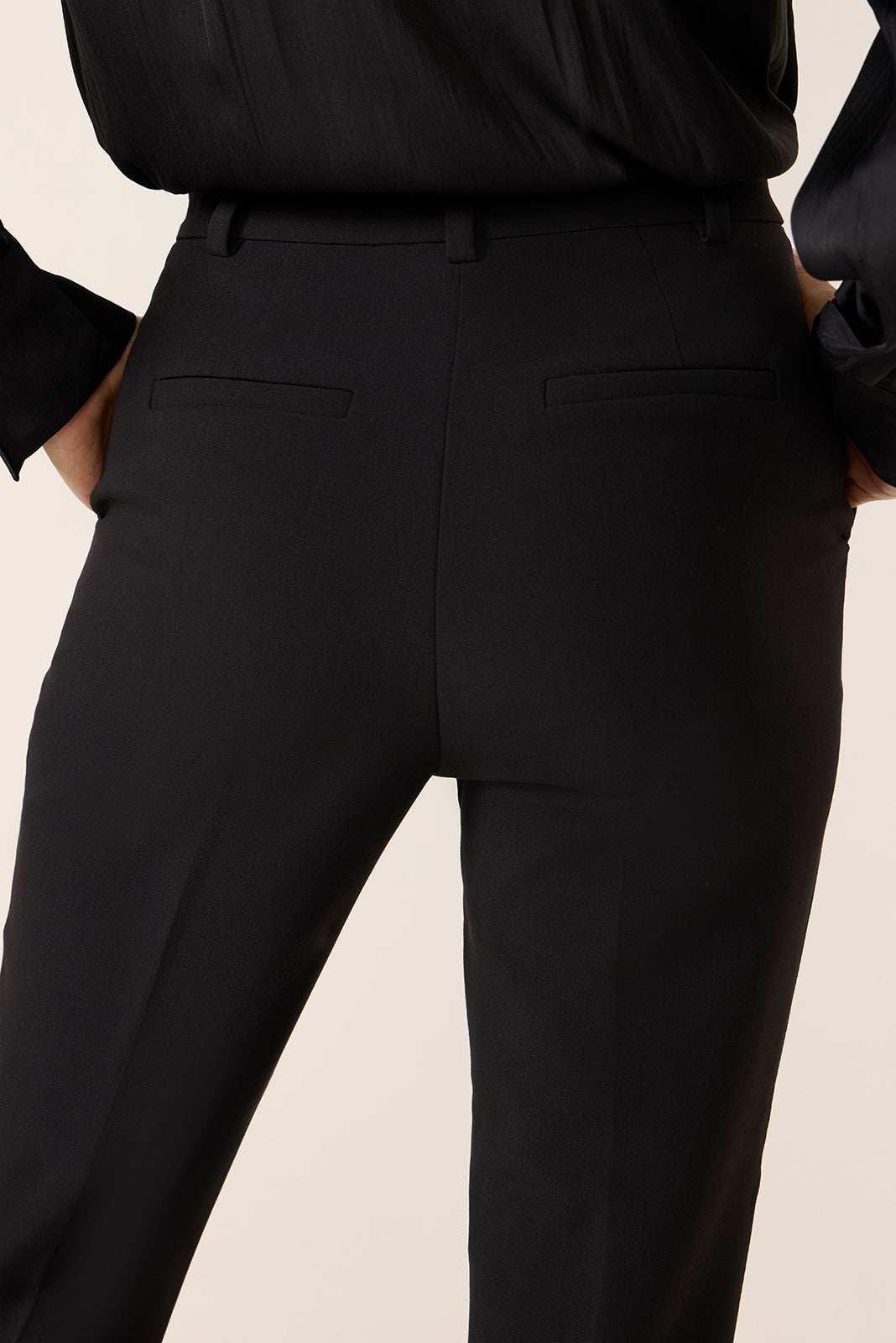101425_Ecomm_45FEC6CG8576-BLK_1368_5.jpg