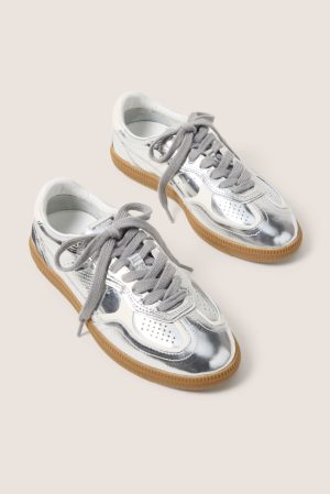 TB.490 Shimmer Sneaker